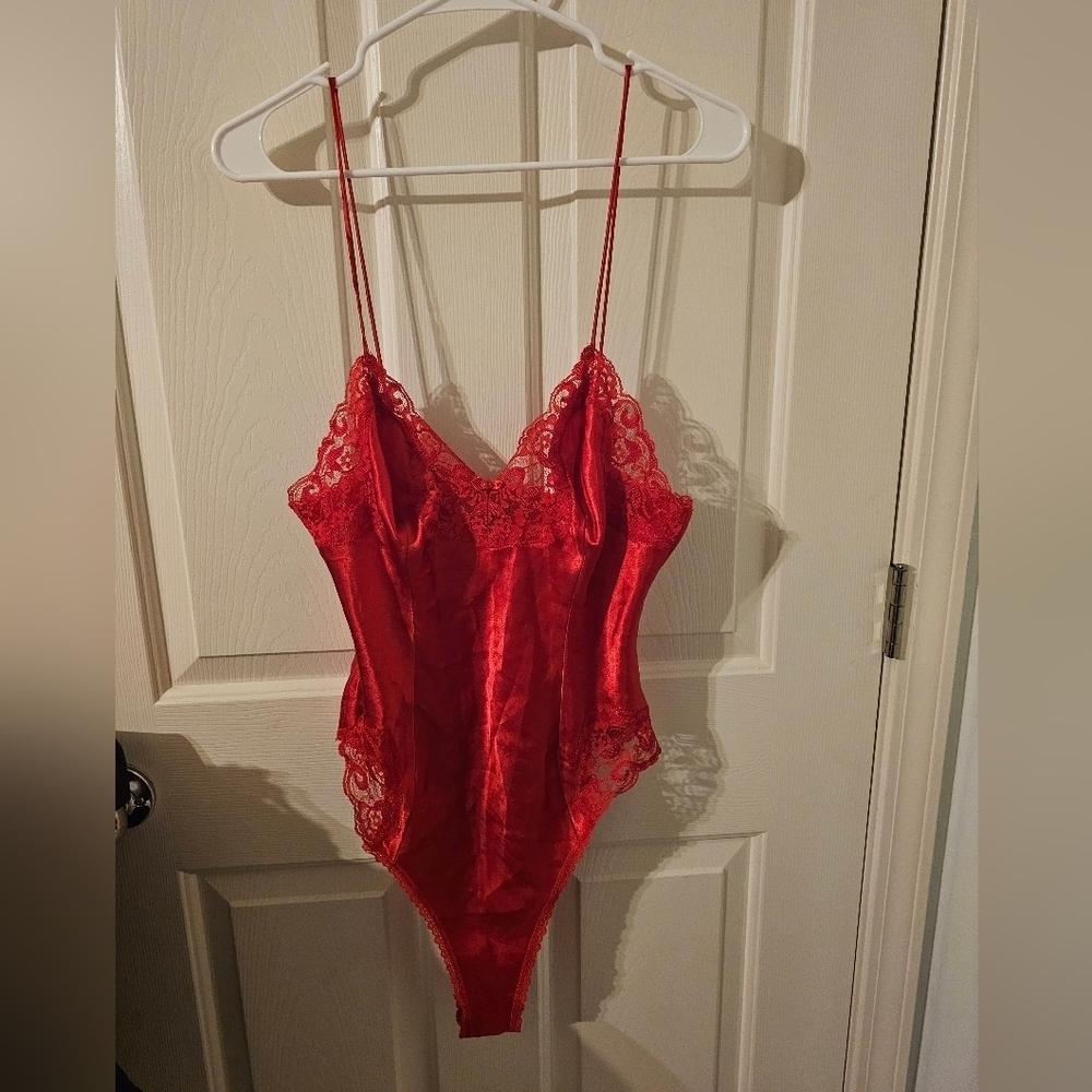 Vtg Vintage Delicates Lingerie Red Lace Silky One Piece Size L